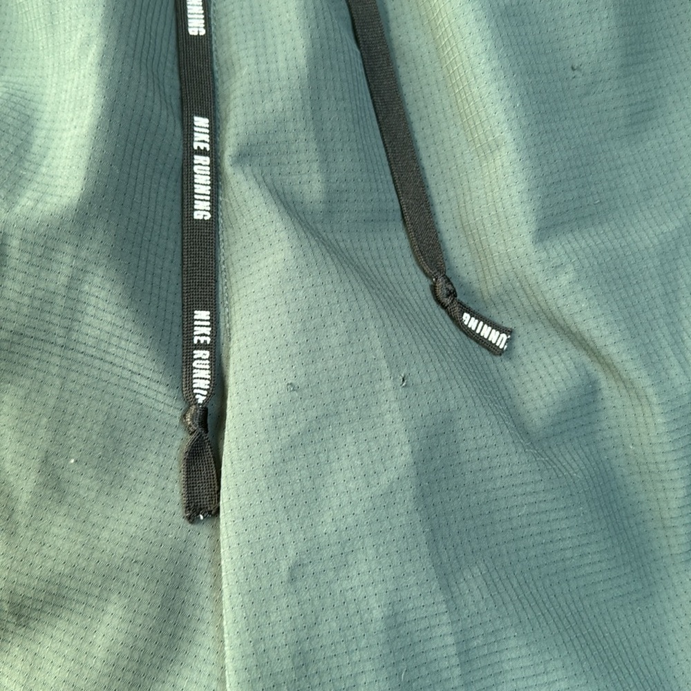 Nike soul cycle green mens shorts size medium - Picture 4 of 8